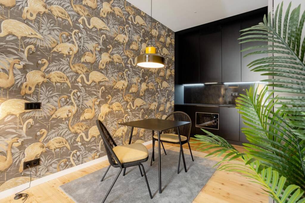 Boutique Rentals-Art & Charm II Apt W/ Terrace Porto Bagian luar foto