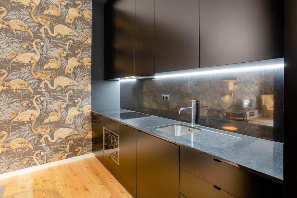 Boutique Rentals-Art & Charm II Apt W/ Terrace Porto Bagian luar foto