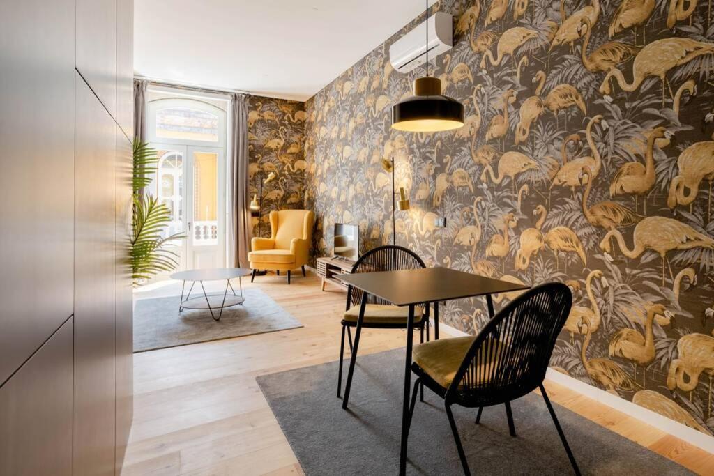 Boutique Rentals-Art & Charm II Apt W/ Terrace Porto Bagian luar foto